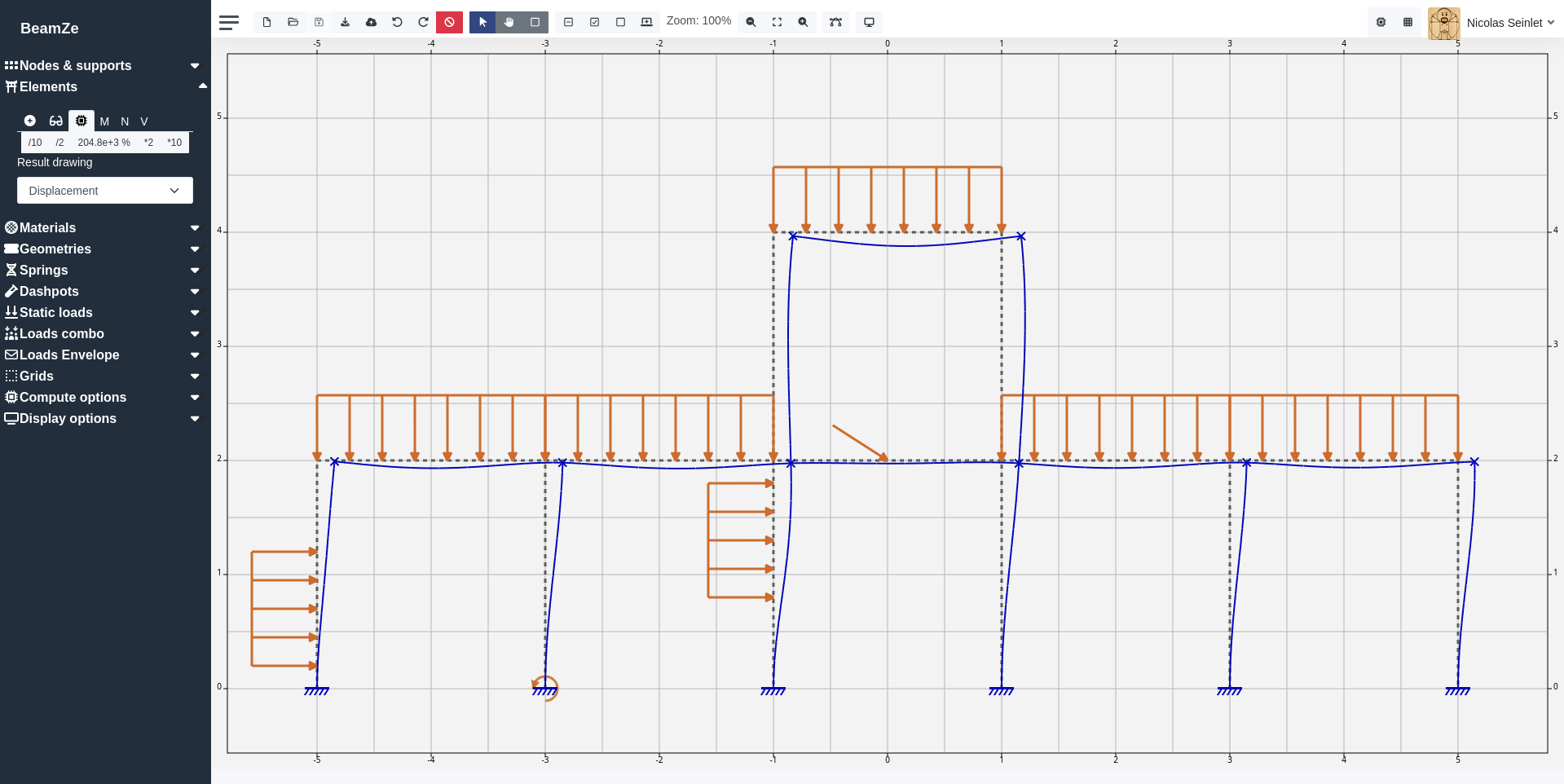 Analyse statique d'une structure en 2D, de multiples portiques sont deformes sous l'effet de charges, on y voit en pointilles la structure initiale ainsi que les charge appliquees menant a la deformation.